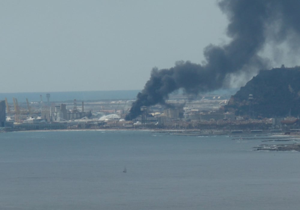 Smoke billowing from the Superior Refinery in Superior, Wisconsin on April 26, 2018